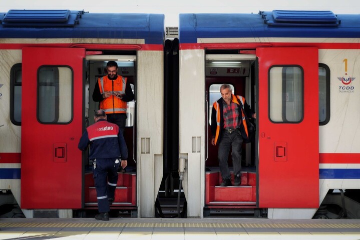 <span class="caps">COP29</span> : dans mon train de nuit, un réveil en fanfare à la frontière bulgaro-turque