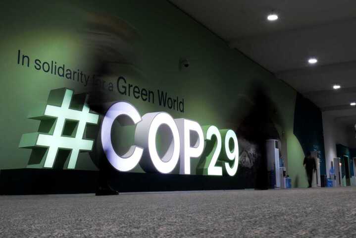 Un ex-pétrolier à la tribune et du Coca au menu : la <span class="caps">COP29</span> est lancée