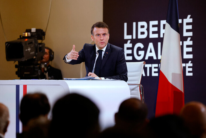 «<small class="fine d-inline"> </small>Flippant<small class="fine d-inline"> </small>», «<small class="fine d-inline"> </small>paternaliste<small class="fine d-inline"> </small>» : Macron inquiète à gauche