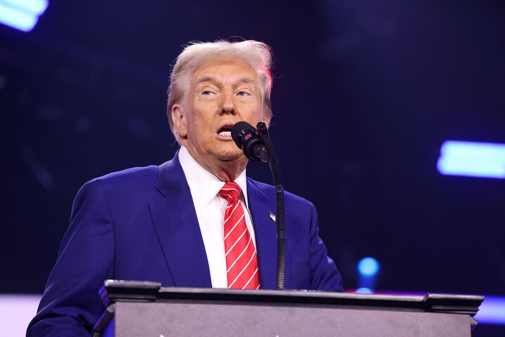 Trump renvoie des employés de l'agence du nucléaire... puis les rappelle