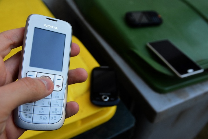 Fin de la 2G : téléphones, ascenseurs... Des millions d'appareils bientôt obsolètes