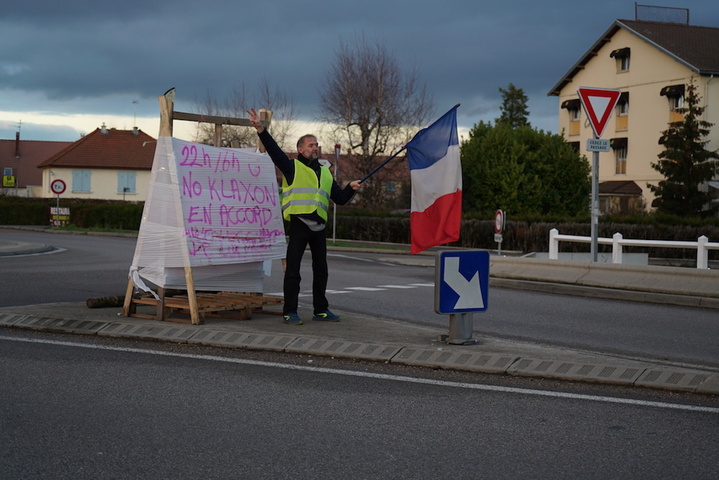 En Saône-et-Loire, les Gilets jaunes dénoncent Amazon, «<small class="fine d-inline"> </small>une infamie sur le plan social et environnemental<small class="fine d-inline"> </small>»