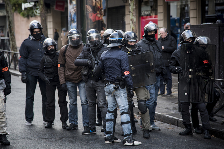 L'État et les violences policières : «<small class="fine d-inline"> </small>Une machine de guerre qui n'a ni remords, ni états d'âme, et où tous les coups sont permis<small class="fine d-inline"> </small>»