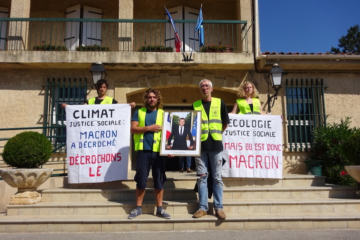 Un 95<sup class="typo_exposants">e</sup> portrait de Macron a été décroché