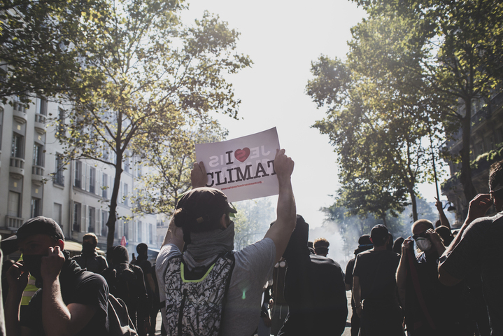 Sous les lacrymogènes, la convergence entre mouvement climat et Gilets jaunes s'est opérée