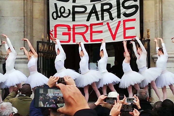 La «<small class="fine d-inline"> </small>grève de la gratuité<small class="fine d-inline"> </small>», un outil pour une société plus solidaire