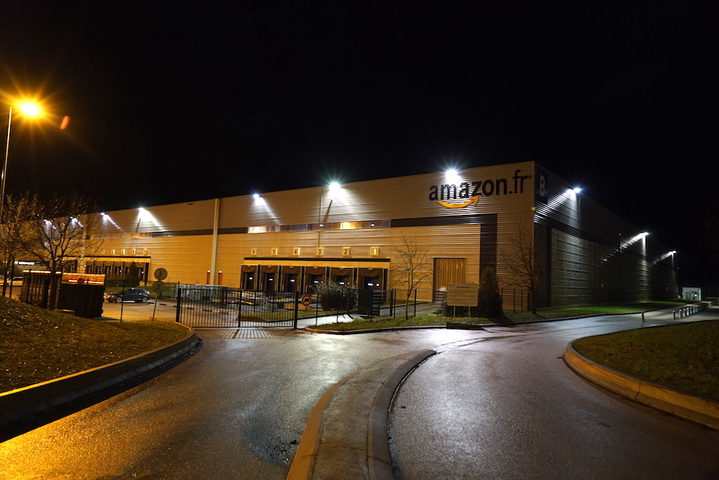 Plus de 300 employés d'Amazon critiquent publiquement le bilan environnemental de leur entreprise