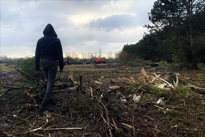 À Calais, la mairie rase les bois où se cachent les migrants
