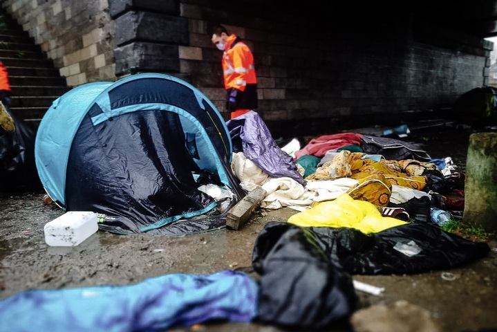 À Calais, l'absurde confiscation des tentes des migrants