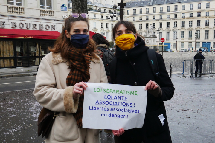 La loi séparatisme, un danger pour «<small class="fine d-inline"> </small>les droits et libertés<small class="fine d-inline"> </small>» selon la commission des droits de l'Homme 