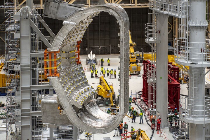 Stress, peur, pression : le difficile quotidien des salariés du réacteur nucléaire Iter