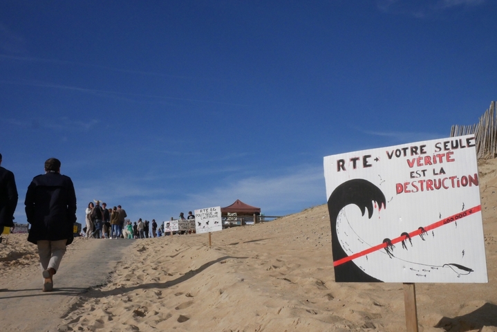 Dans les Landes, 400 000 volts de trop pour les dunes