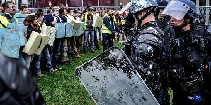 Formation de base à la résistance non violente, à Notre-Dame-des-Landes (Loire-Atlantique)