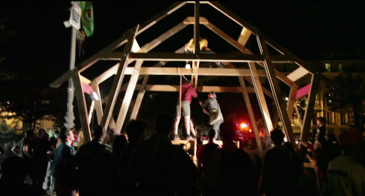 Une cabane de Notre-Dame-des-Landes installée à La Plaine 