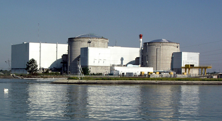 La centrale nucléaire de Fessenheim sera définitivement arrêtée en juin 2020