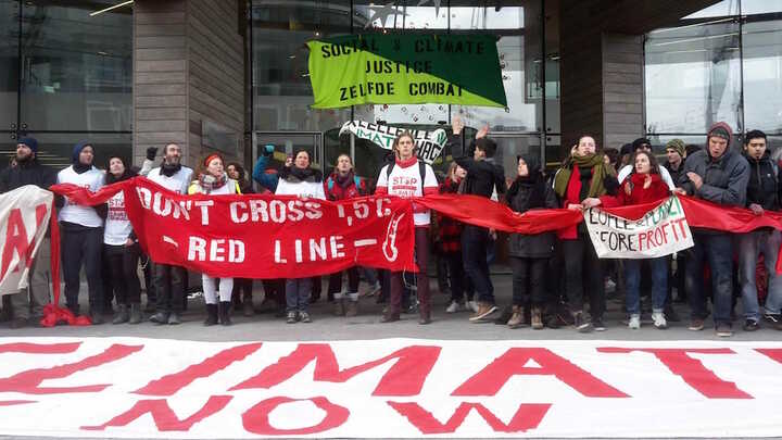 En Belgique, activistes du climat et Gilets jaunes unis dans des actions contre les multinationales
