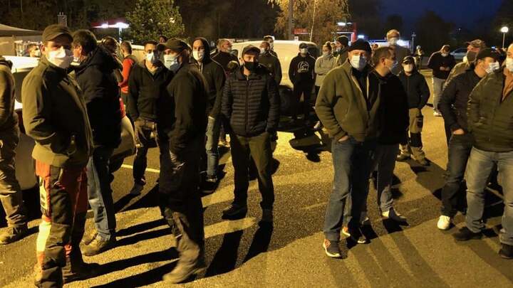 Dans la Somme, 200 chasseurs manifestent pendant le confinement pour pouvoir tirer le gibier d'eau