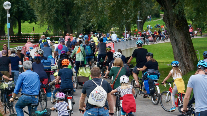Les cyclistes perturbent la «<small class="fine d-inline"> </small>fête<small class="fine d-inline"> </small>» allemande de l'industrie automobile