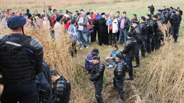 Gaz de schiste : en Roumanie, appel à la solidarité internationale des habitants de Pungesti soumis à la répression