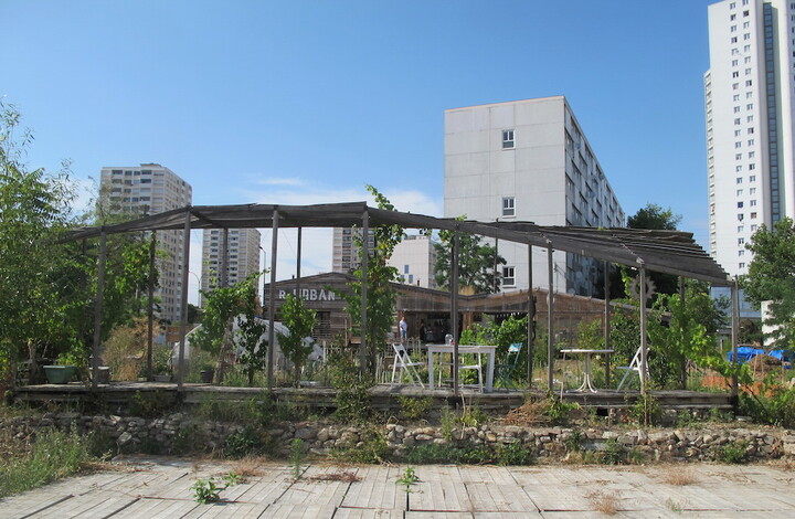 Un parking plutôt que l'agriculture urbaine<small class="fine d-inline"> </small>! A Colombes, les vieilles idées triomphent
