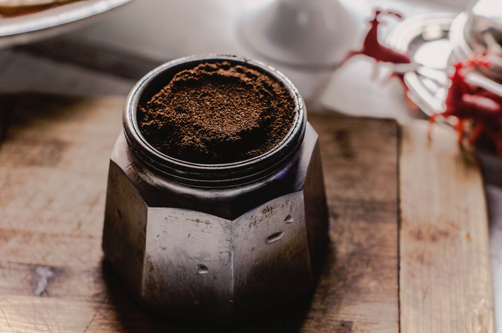 L'avenir du jardin sans pétrole est dans le marc de café