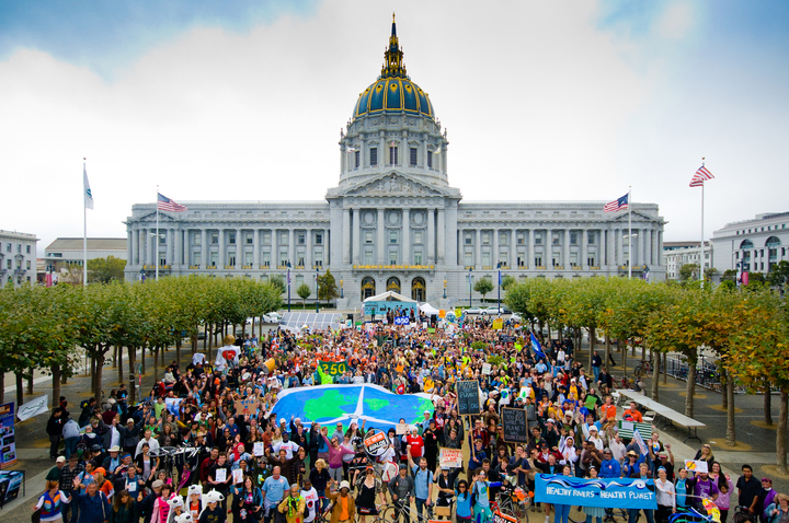 Bill McKibben : «<small class="fine d-inline"> </small>La force du mouvement climatique continue de grandir<small class="fine d-inline"> </small>»