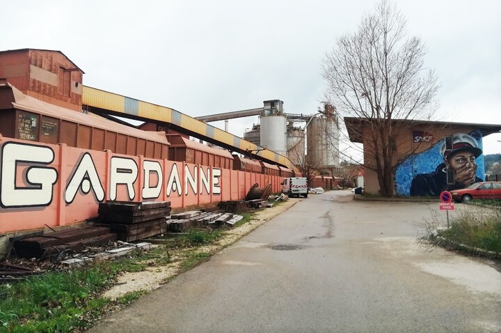 Défendre l'industrie au détriment de l'écologie<small class="fine d-inline"> </small>? À Gardanne, la ville est partagée