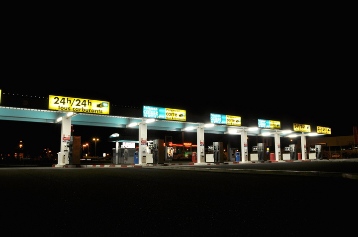 Le prix du pétrole est bas<small class="fine d-inline"> </small>? C'est pourtant sa fin. Qui annonce la fin de la croissance
