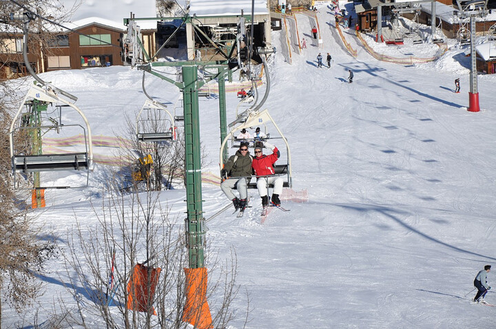 Dans les Alpes, les habitants d'une station votent pour la fin du ski