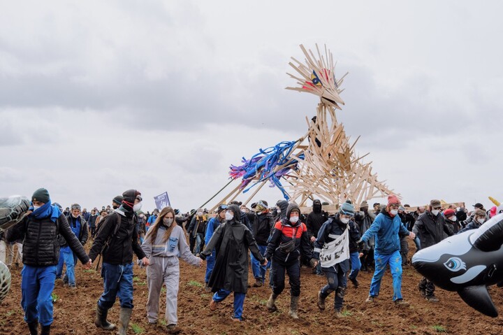 Mégabassines : mobilisation internationale dans le Poitou les 19 et 20 juillet