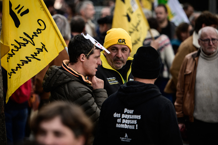 Face à la dermatose bovine, la Confédération paysanne et la Coordination rurale s'allient sur le terrain