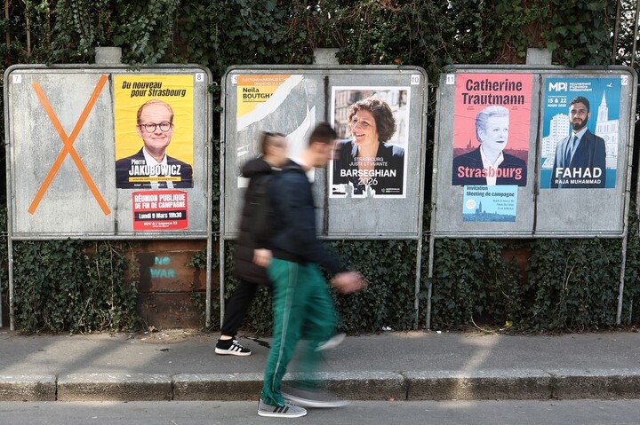 «<small class="fine d-inline"> </small>L'abstention profite à la droite et même à l'extrême droite<small class="fine d-inline"> </small>»