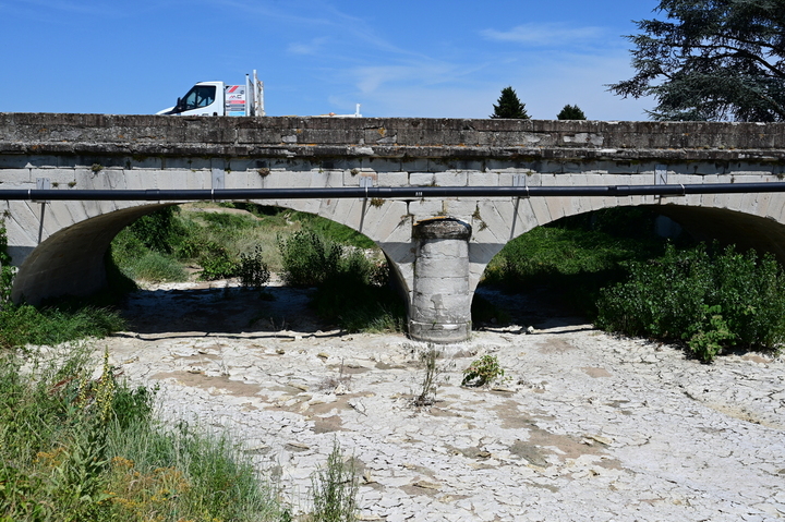 Canicule et loi agricole : «<small class="fine d-inline"> </small>Les "assoiffeurs" profitent des crises pour renforcer leur mainmise sur l'eau<small class="fine d-inline"> </small>»