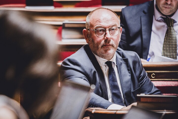 Le Parlement réintroduit les pesticides de la loi Duplomb