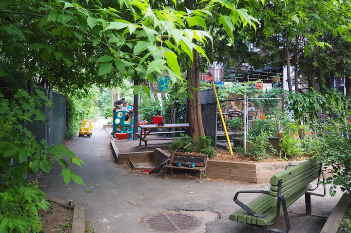 Les Montréalais transforment leurs ruelles en jardins conviviaux