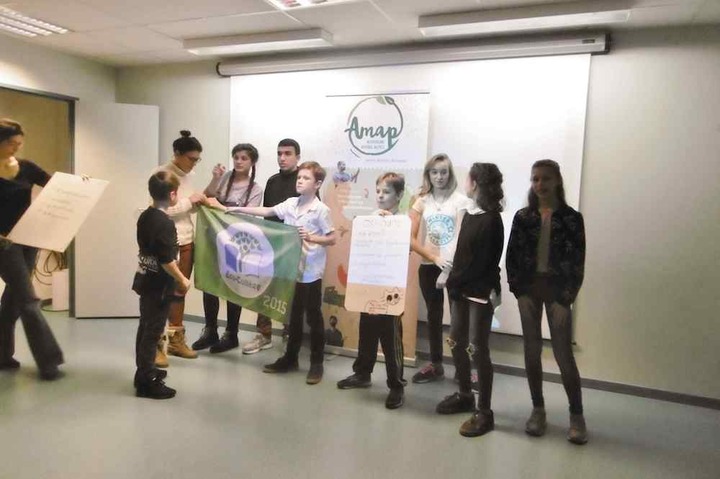 Au nord de Lyon, les collégiens animent leur Amap