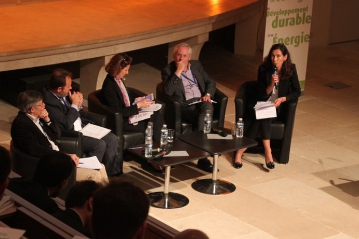 Les grands projets inutiles sont-ils solubles dans la démocratie<small class="fine d-inline"> </small>? 