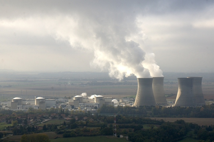Droite et extrême droite furieuses après la nomination de Dominique Voynet dans le nucléaire