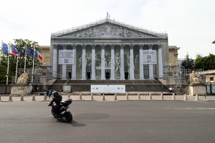 La loi anti-<span class="caps">PFAS</span> freinée par la droite et les macronistes