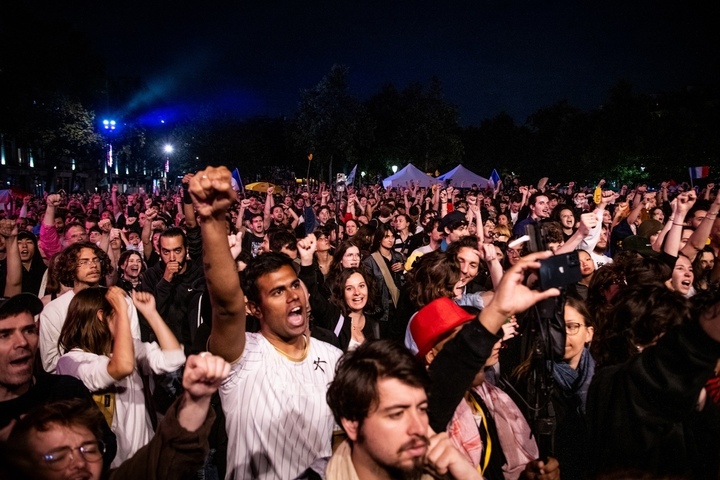 Pour un front démocratique contre l'extrême droite : revivez le rassemblement à Paris
