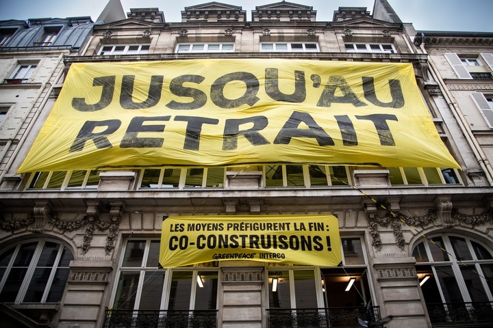 «<small class="fine d-inline"> </small>C'est une purge<small class="fine d-inline"> </small>» : à Greenpeace, les locaux pris d'assaut pour sauver les emplois 