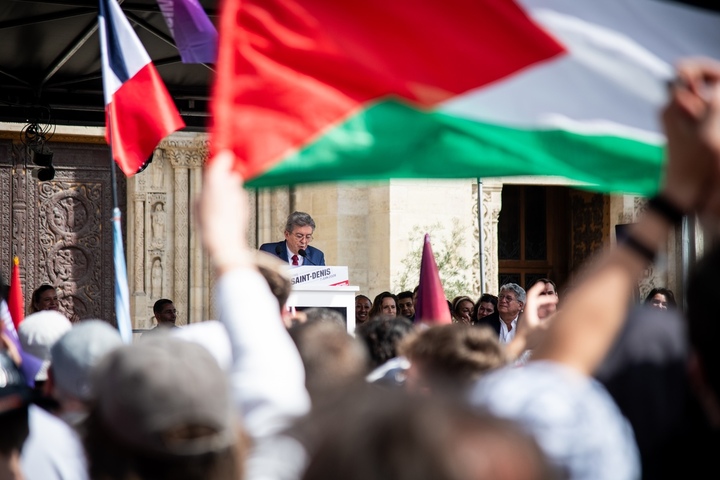 À Saint-Denis, Jean-Luc Mélenchon esquisse les contours d'une «<small class="fine d-inline"> </small><span class="caps">VI</span><sup class="typo_exposants">e</sup> République écologiste et sociale<small class="fine d-inline"> </small>»