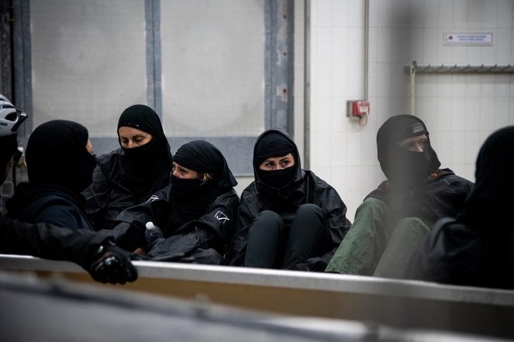 Abattoir bloqué en Dordogne : les activistes dénoncent des violences policières