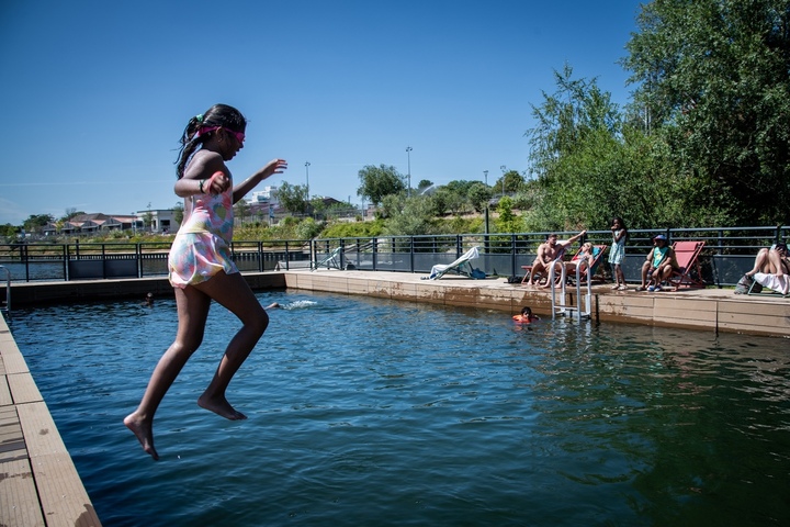 En manque de piscines, la Seine-Saint-Denis ouvre ses rivières