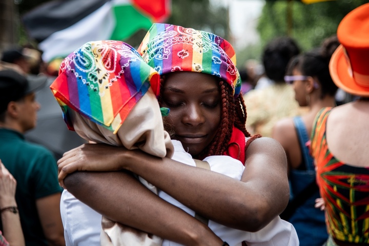 Insultes, violences... Queers et racisés en première ligne face à l'extrême droite
