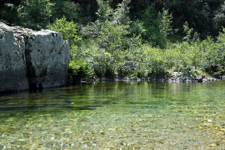 Polluants éternels : une usine contamine les eaux d'une commune du Gard