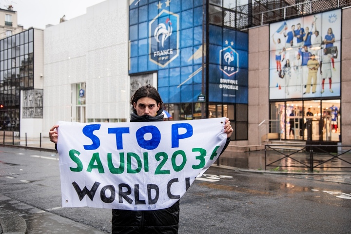 Robin, le «<small class="fine d-inline"> </small>Greta Thunberg du football<small class="fine d-inline"> </small>» qui défie la Fifa
