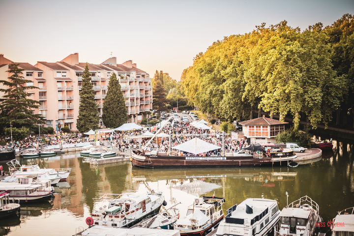 Sur une péniche, le festival «<small class="fine d-inline"> </small>le plus lent du monde<small class="fine d-inline"> </small>» fait vibrer les luttes