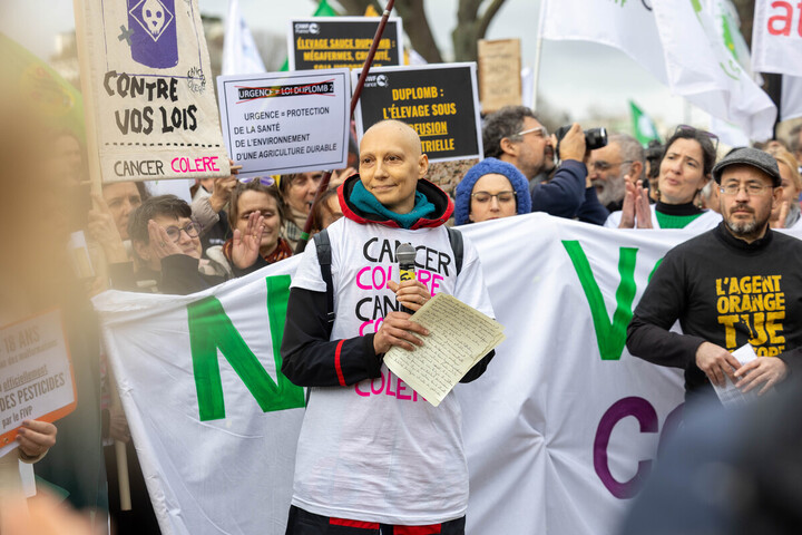 «<small class="fine d-inline"> </small>Les malades vous regardent<small class="fine d-inline"> </small>» : les victimes des pesticides veulent se faire entendre contre la loi Duplomb 2