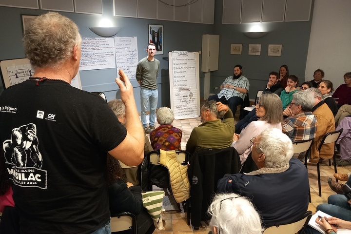 «<small class="fine d-inline"> </small>Je n'aurais jamais pensé être désignée candidate<small class="fine d-inline"> </small>» : les listes citoyennes se multiplient pour les municipales